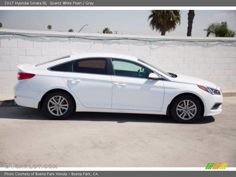 Quartz White Pearl / Gray 2017 Hyundai Sonata SE