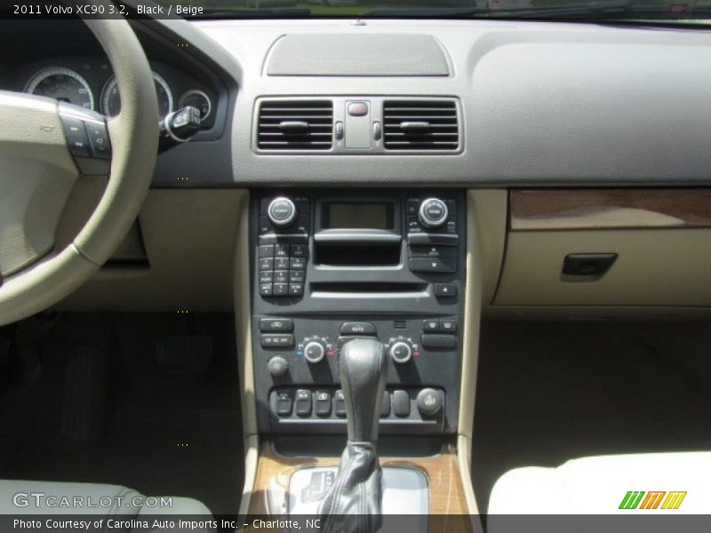 Black / Beige 2011 Volvo XC90 3.2
