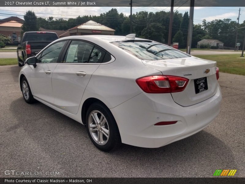 Summit White / Jet Black 2017 Chevrolet Cruze LT