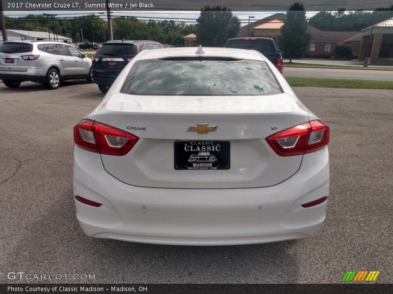 Summit White / Jet Black 2017 Chevrolet Cruze LT