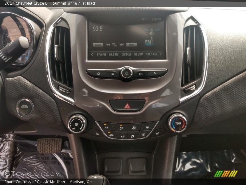 Summit White / Jet Black 2017 Chevrolet Cruze LT