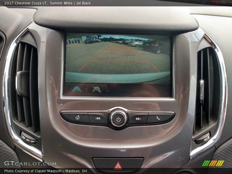 Summit White / Jet Black 2017 Chevrolet Cruze LT