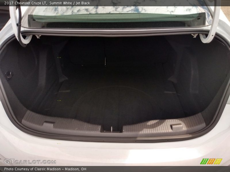 Summit White / Jet Black 2017 Chevrolet Cruze LT