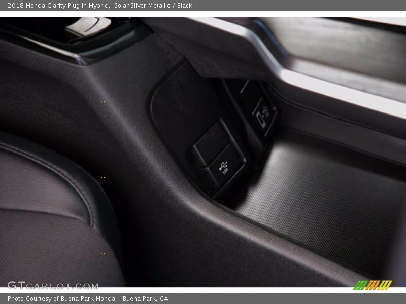 Solar Silver Metallic / Black 2018 Honda Clarity Plug In Hybrid