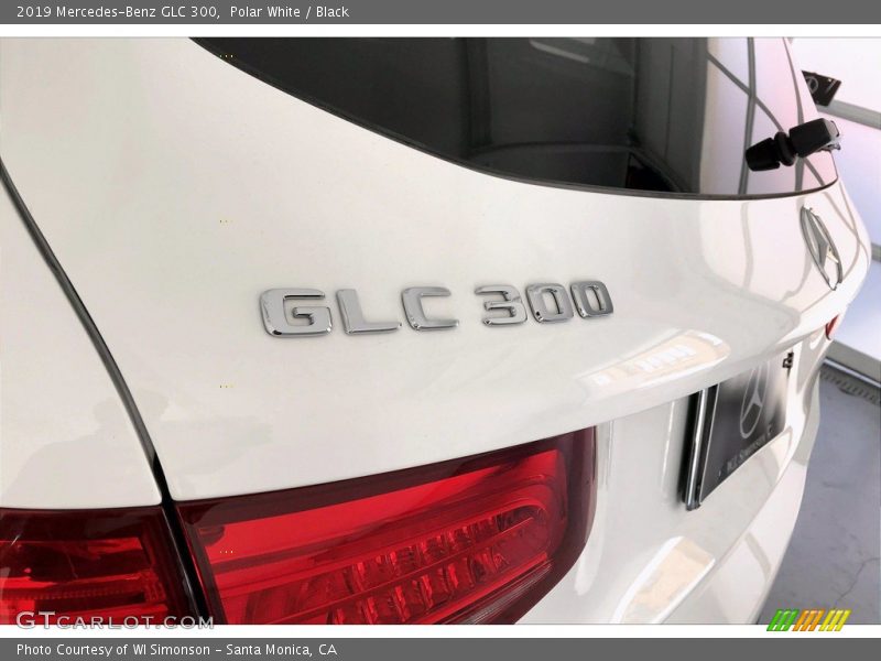 Polar White / Black 2019 Mercedes-Benz GLC 300