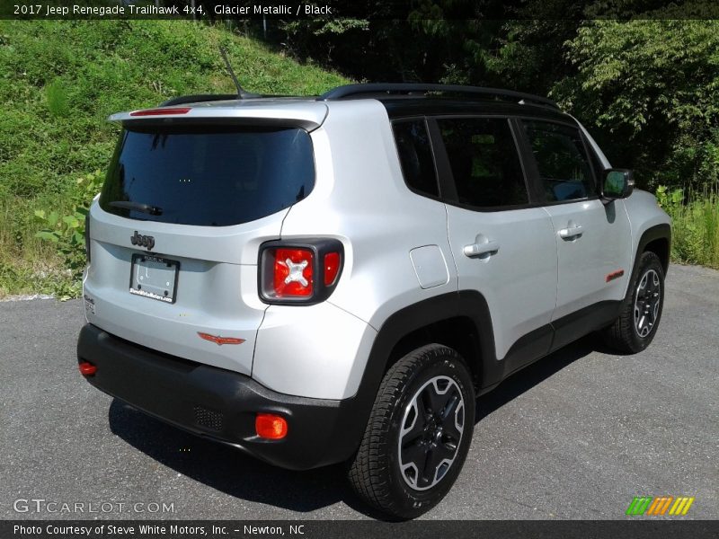 Glacier Metallic / Black 2017 Jeep Renegade Trailhawk 4x4