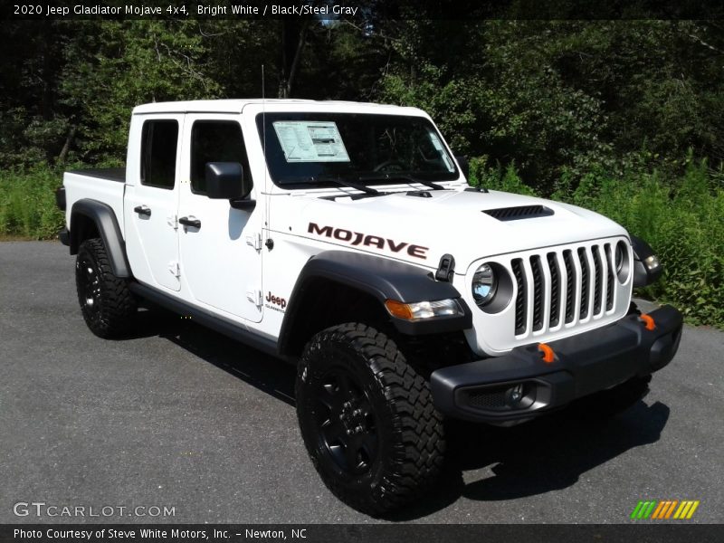 Front 3/4 View of 2020 Gladiator Mojave 4x4