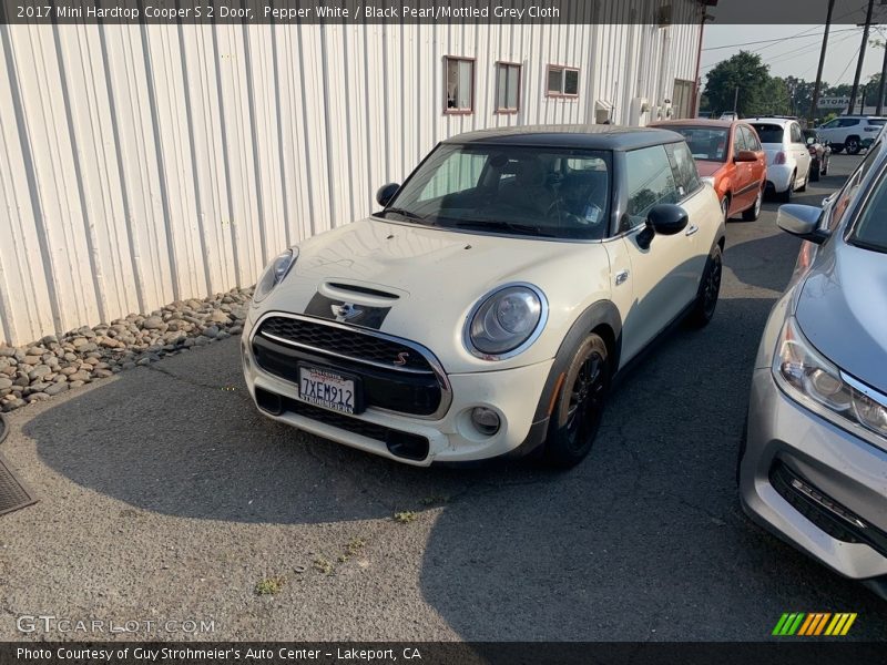 Pepper White / Black Pearl/Mottled Grey Cloth 2017 Mini Hardtop Cooper S 2 Door