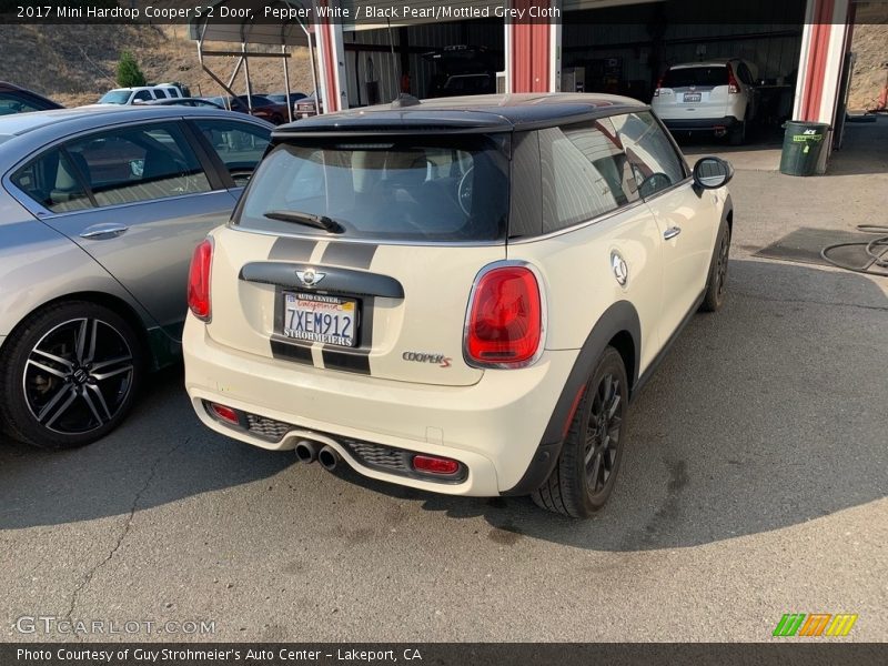 Pepper White / Black Pearl/Mottled Grey Cloth 2017 Mini Hardtop Cooper S 2 Door