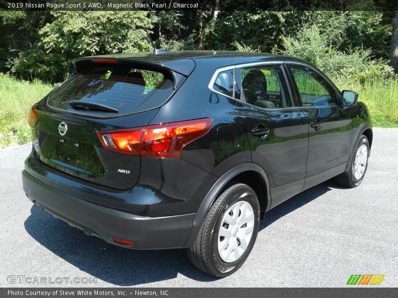 Magnetic Black Pearl / Charcoal 2019 Nissan Rogue Sport S AWD
