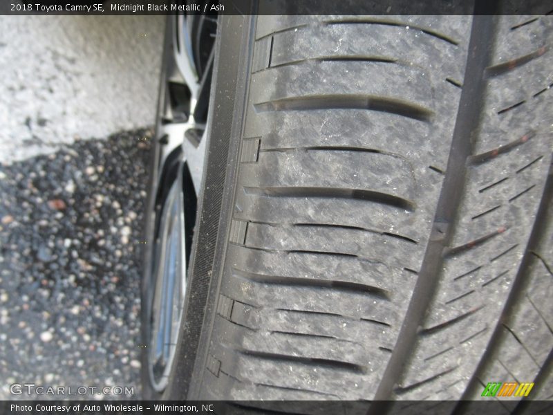 Midnight Black Metallic / Ash 2018 Toyota Camry SE