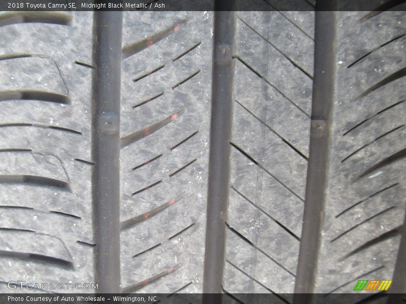 Midnight Black Metallic / Ash 2018 Toyota Camry SE