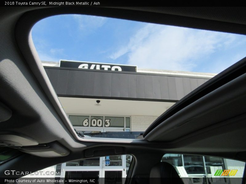 Midnight Black Metallic / Ash 2018 Toyota Camry SE