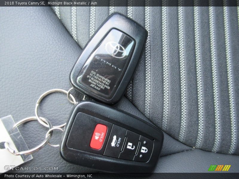 Midnight Black Metallic / Ash 2018 Toyota Camry SE