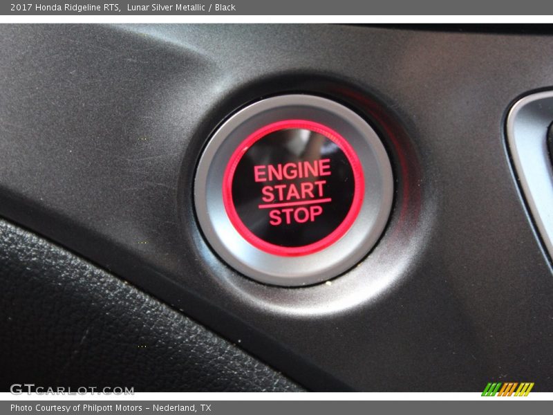 Lunar Silver Metallic / Black 2017 Honda Ridgeline RTS