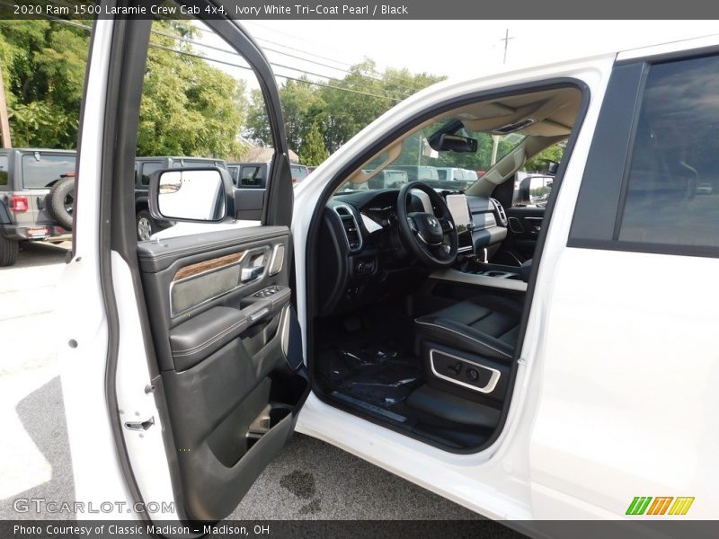 Ivory White Tri-Coat Pearl / Black 2020 Ram 1500 Laramie Crew Cab 4x4