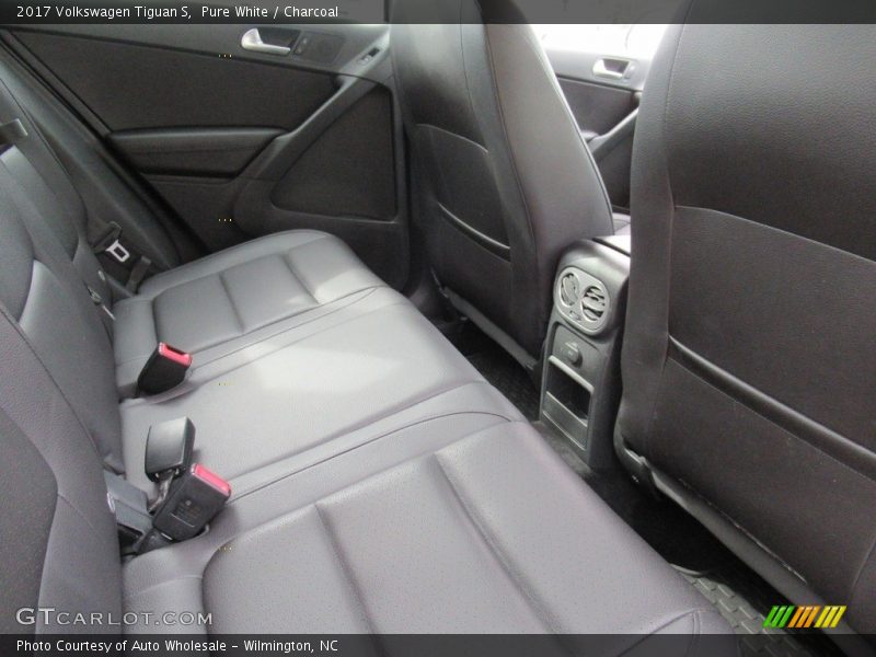 Pure White / Charcoal 2017 Volkswagen Tiguan S