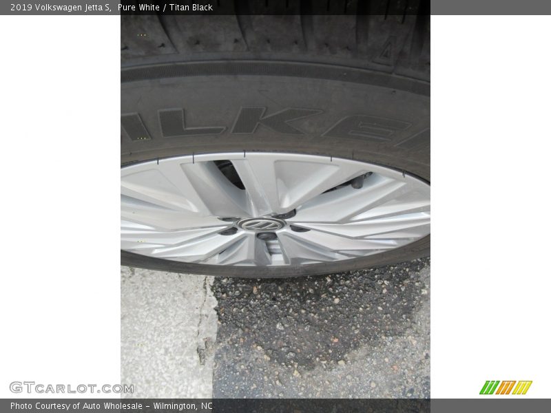 Pure White / Titan Black 2019 Volkswagen Jetta S