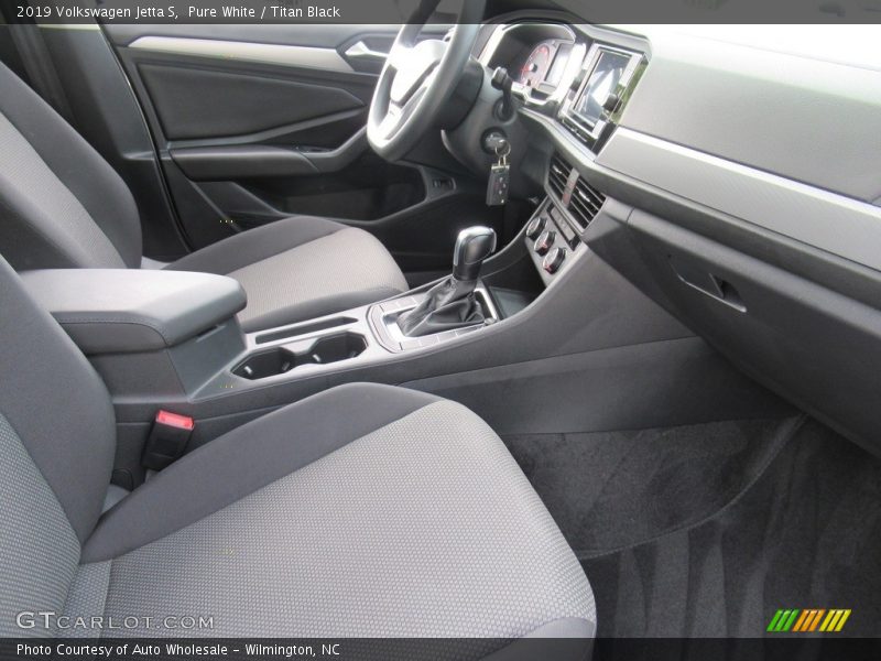 Pure White / Titan Black 2019 Volkswagen Jetta S