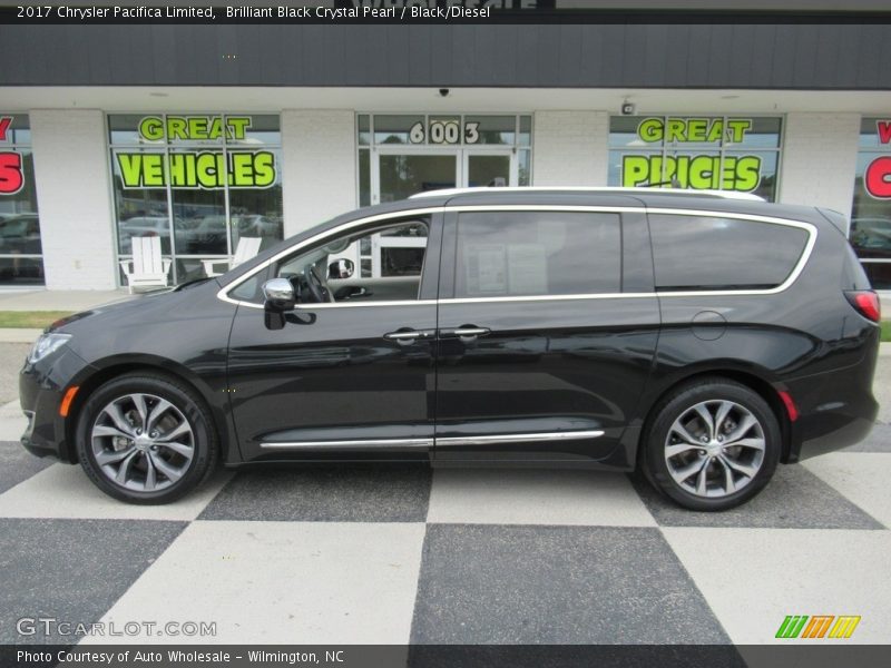 Brilliant Black Crystal Pearl / Black/Diesel 2017 Chrysler Pacifica Limited