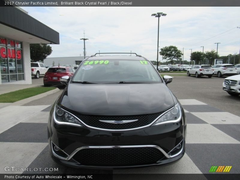 Brilliant Black Crystal Pearl / Black/Diesel 2017 Chrysler Pacifica Limited