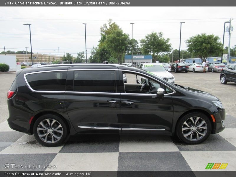 Brilliant Black Crystal Pearl / Black/Diesel 2017 Chrysler Pacifica Limited