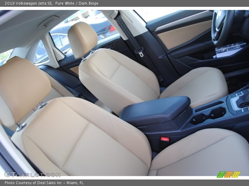 Pure White / Dark Beige 2019 Volkswagen Jetta SE