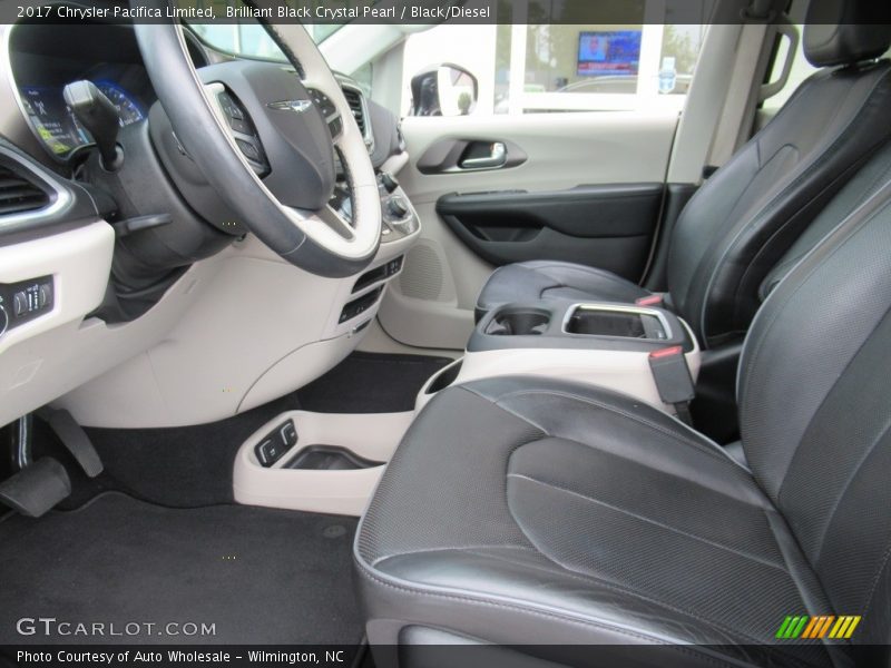 Brilliant Black Crystal Pearl / Black/Diesel 2017 Chrysler Pacifica Limited