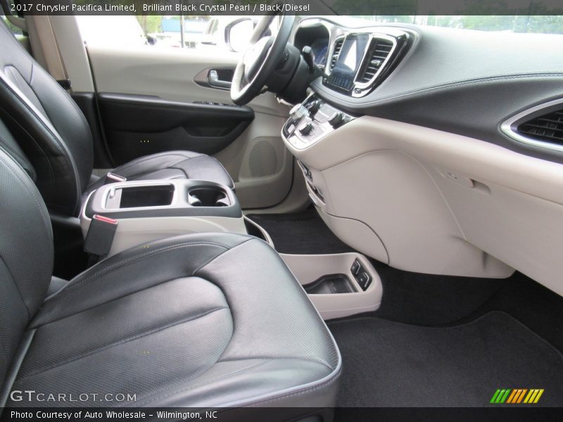 Brilliant Black Crystal Pearl / Black/Diesel 2017 Chrysler Pacifica Limited