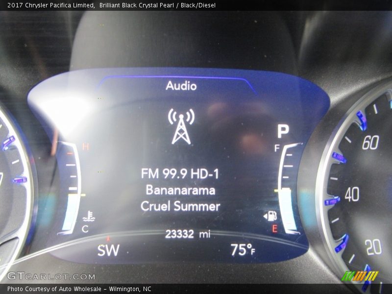 Brilliant Black Crystal Pearl / Black/Diesel 2017 Chrysler Pacifica Limited