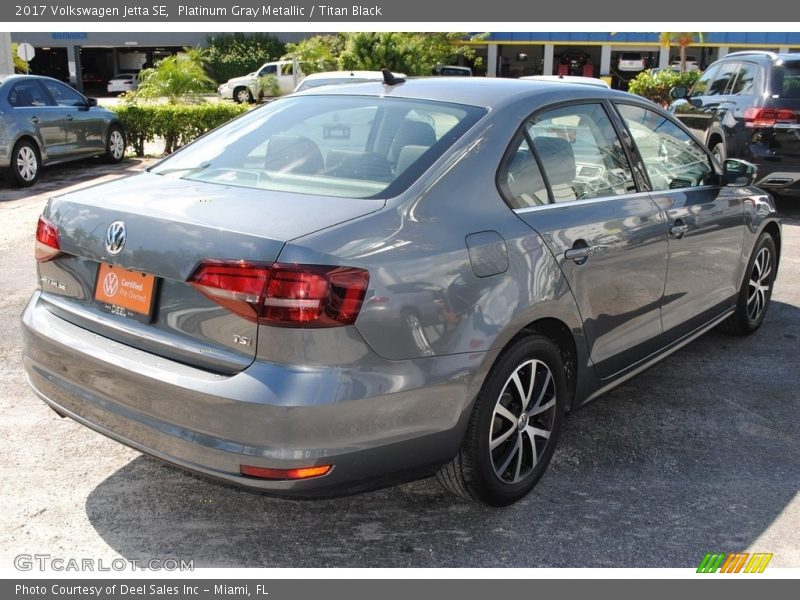 Platinum Gray Metallic / Titan Black 2017 Volkswagen Jetta SE