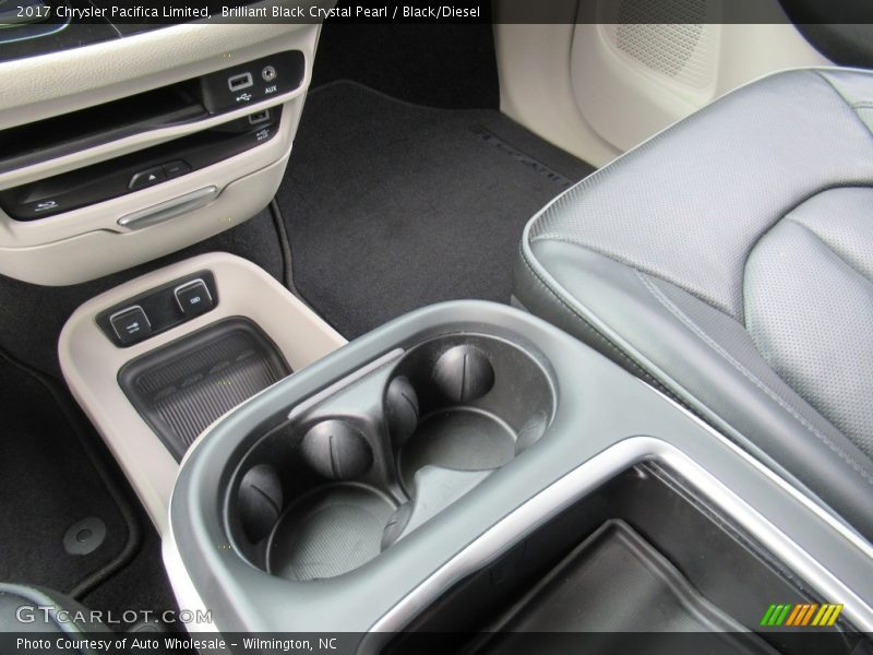 Brilliant Black Crystal Pearl / Black/Diesel 2017 Chrysler Pacifica Limited