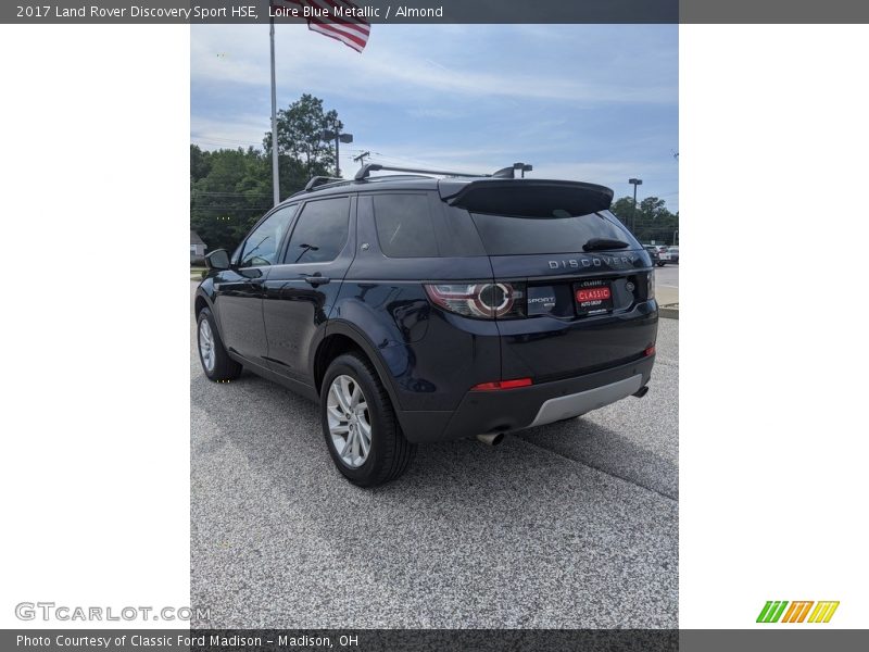 Loire Blue Metallic / Almond 2017 Land Rover Discovery Sport HSE