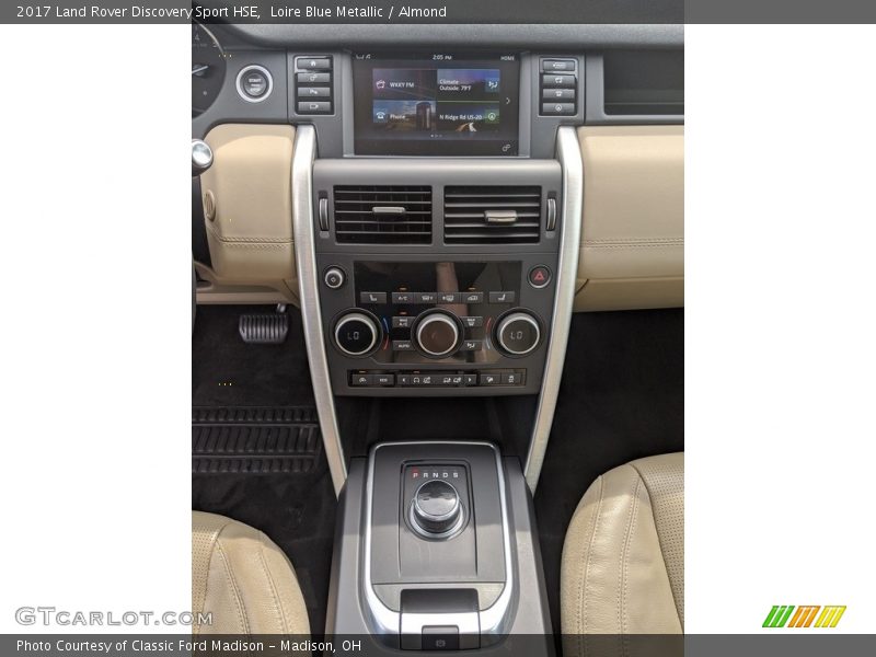 Loire Blue Metallic / Almond 2017 Land Rover Discovery Sport HSE