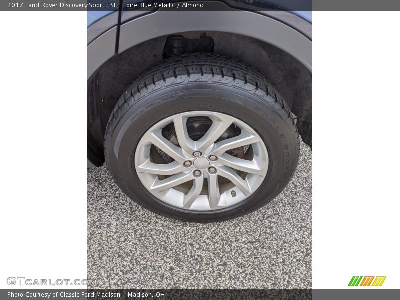 Loire Blue Metallic / Almond 2017 Land Rover Discovery Sport HSE