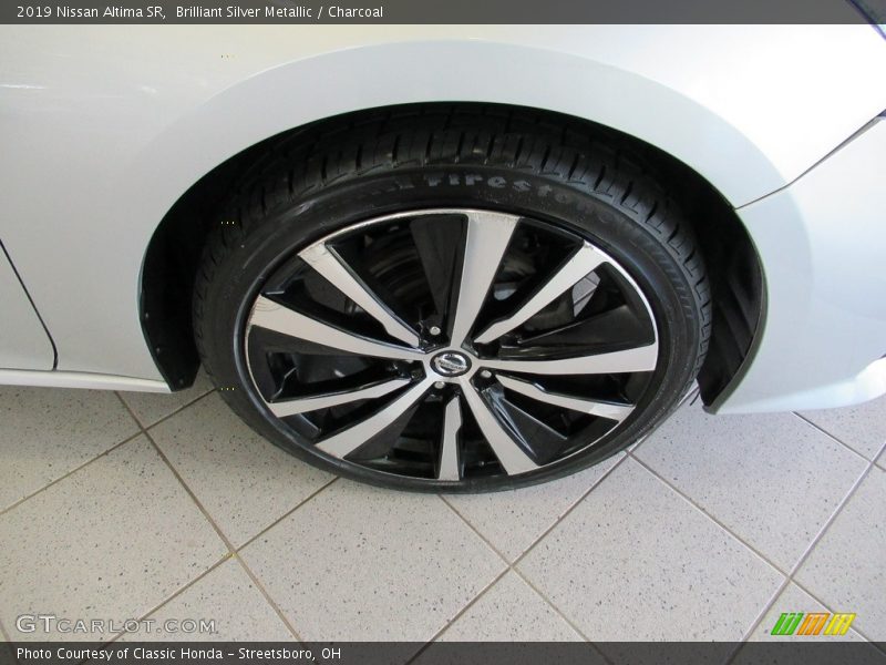 Brilliant Silver Metallic / Charcoal 2019 Nissan Altima SR