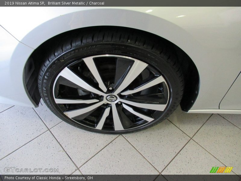 Brilliant Silver Metallic / Charcoal 2019 Nissan Altima SR