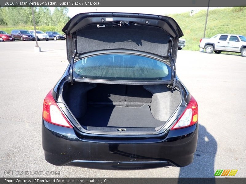  2016 Versa SV Sedan Trunk