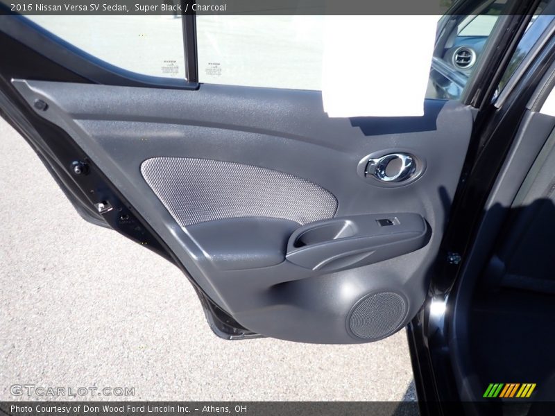 Super Black / Charcoal 2016 Nissan Versa SV Sedan