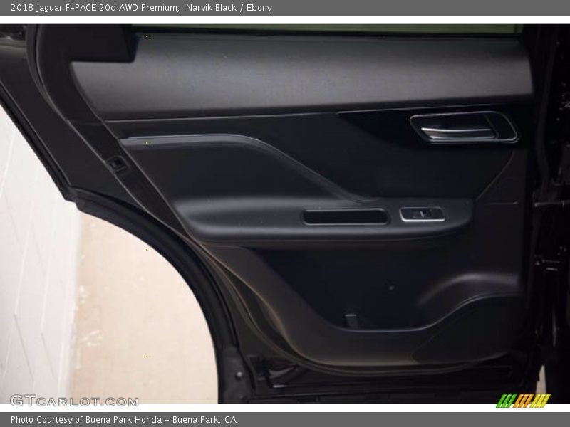 Narvik Black / Ebony 2018 Jaguar F-PACE 20d AWD Premium