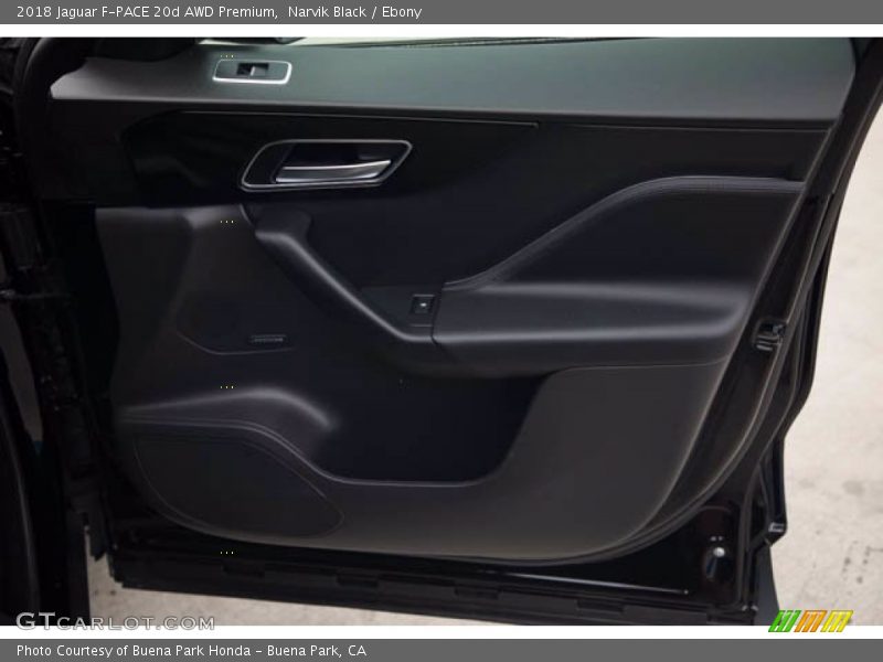 Narvik Black / Ebony 2018 Jaguar F-PACE 20d AWD Premium