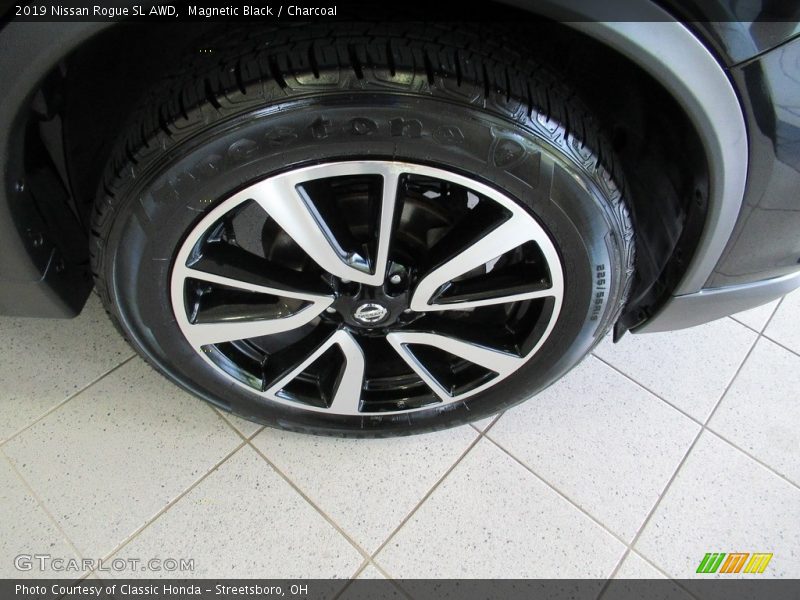 Magnetic Black / Charcoal 2019 Nissan Rogue SL AWD