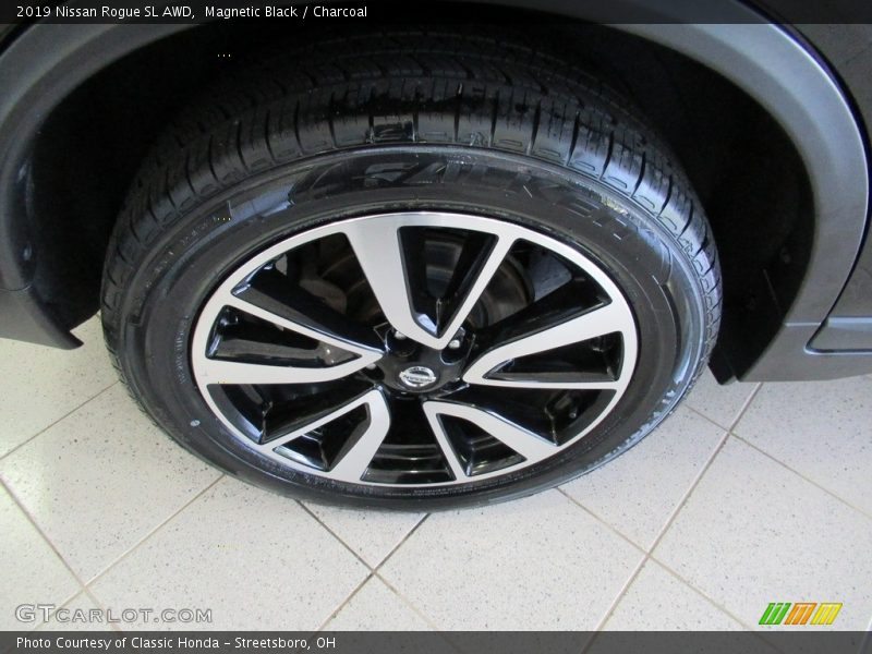 Magnetic Black / Charcoal 2019 Nissan Rogue SL AWD