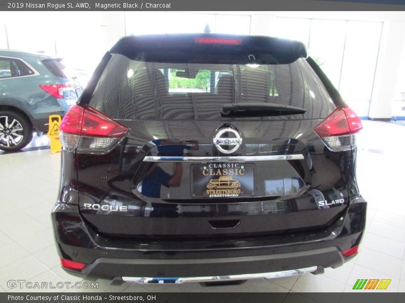 Magnetic Black / Charcoal 2019 Nissan Rogue SL AWD
