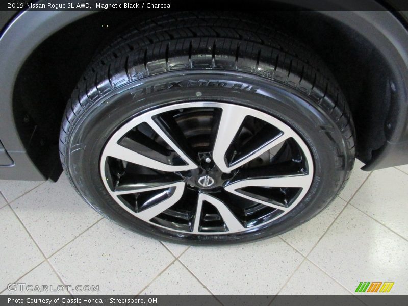 Magnetic Black / Charcoal 2019 Nissan Rogue SL AWD