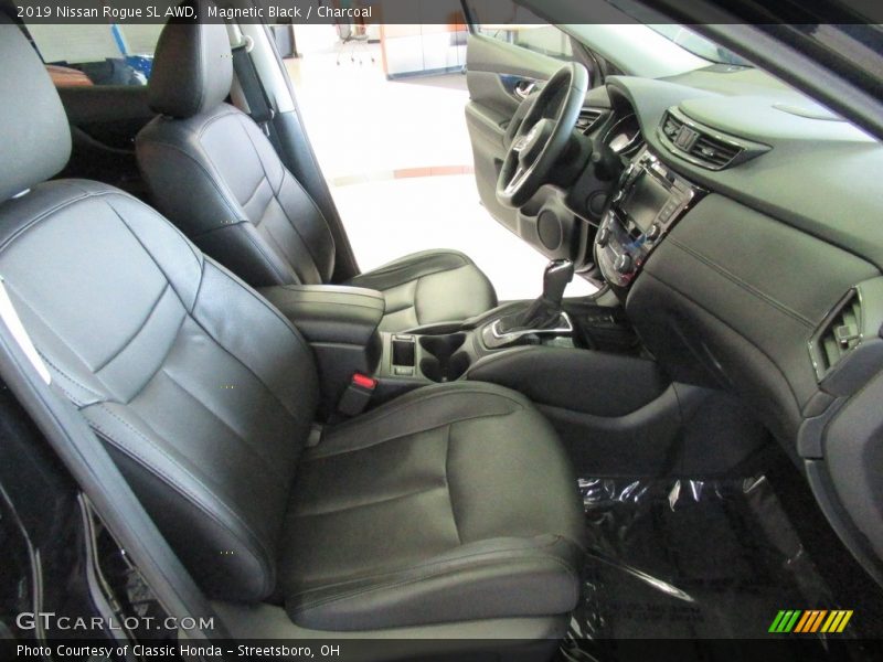 Magnetic Black / Charcoal 2019 Nissan Rogue SL AWD