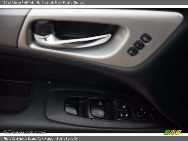 Magnetic Black Pearl / Charcoal 2019 Nissan Pathfinder SL