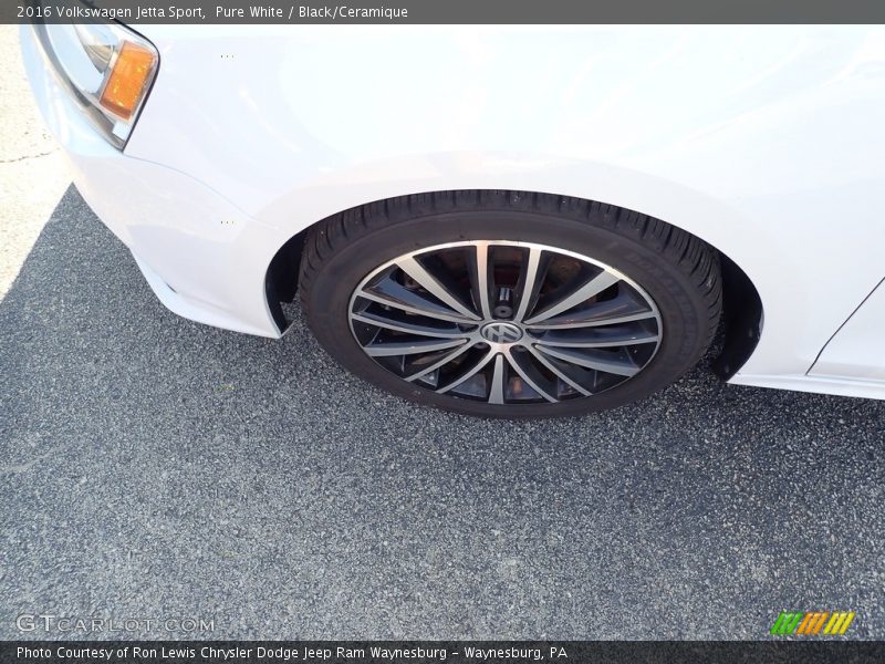 Pure White / Black/Ceramique 2016 Volkswagen Jetta Sport