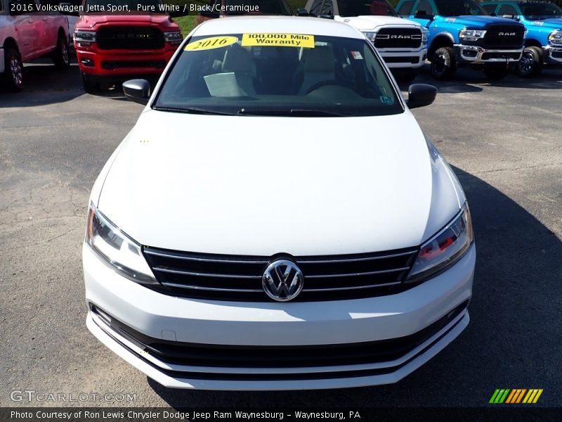 Pure White / Black/Ceramique 2016 Volkswagen Jetta Sport