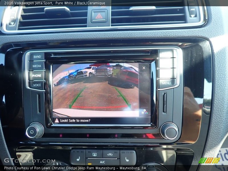 Pure White / Black/Ceramique 2016 Volkswagen Jetta Sport